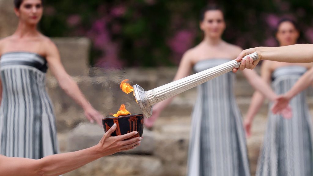 flamme-olympique-à-olympie-