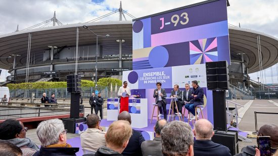 J-93 aux abords du stade de France